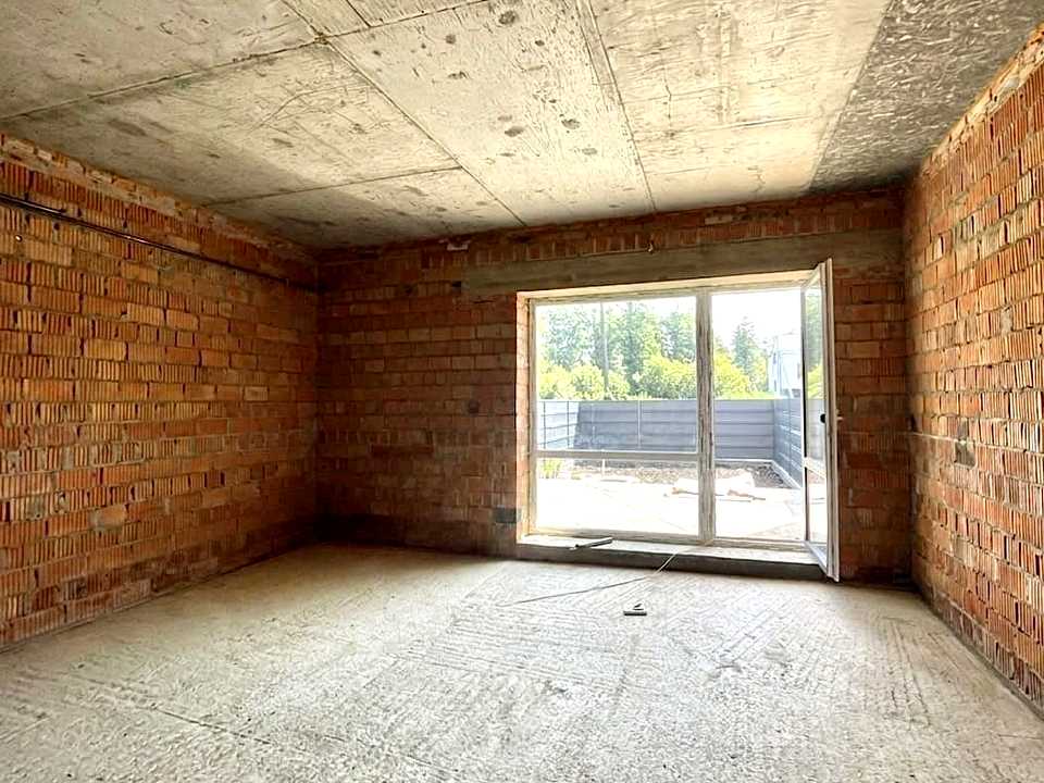 1872683067558136