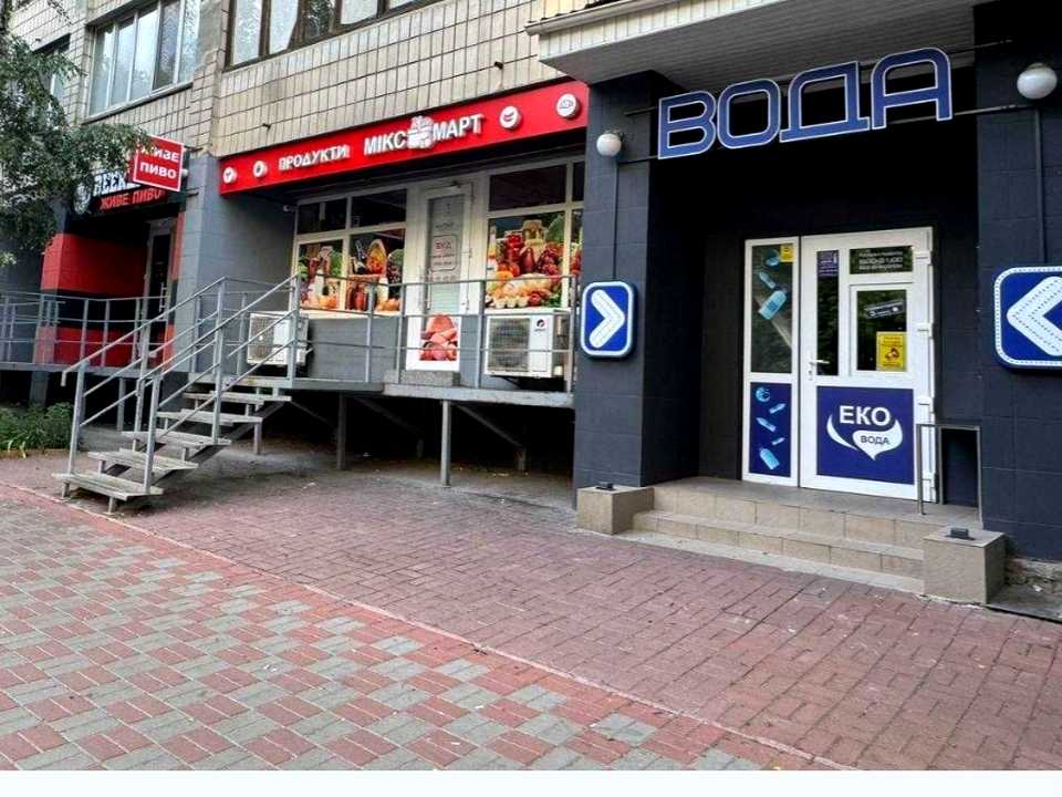1872686406853136