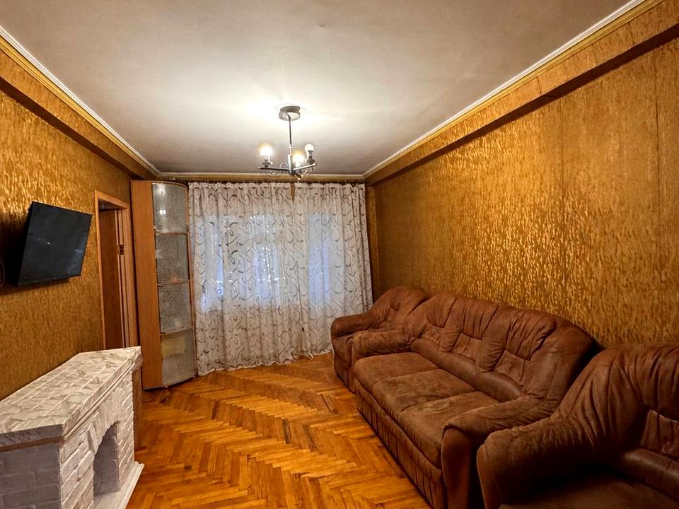 1872749841660709