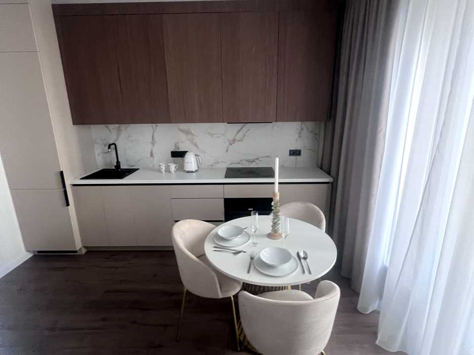 1873122650720908