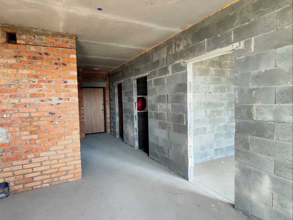 1873300679792370