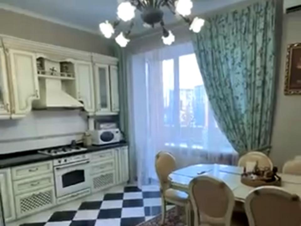 1873325069628682