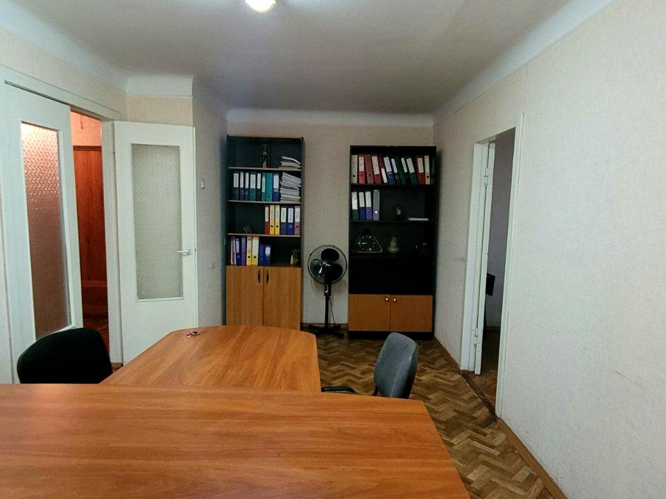 1873758583758023