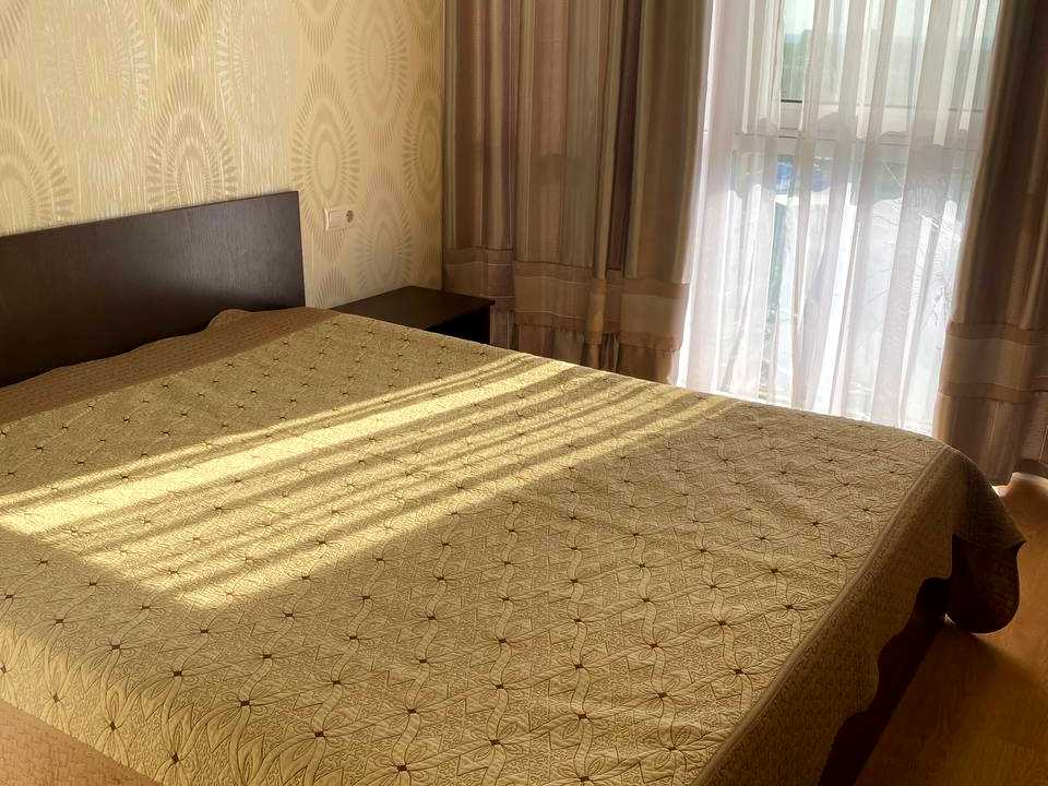 1874081864707632