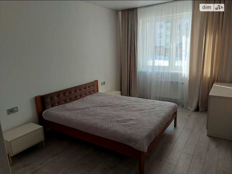 1874318405545076