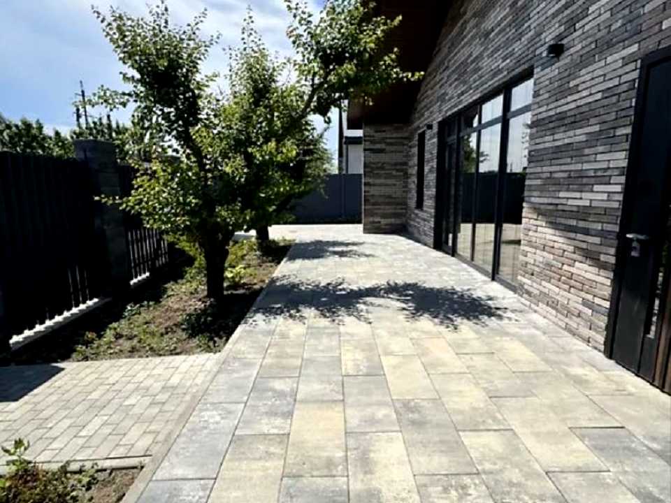 1874415753742732