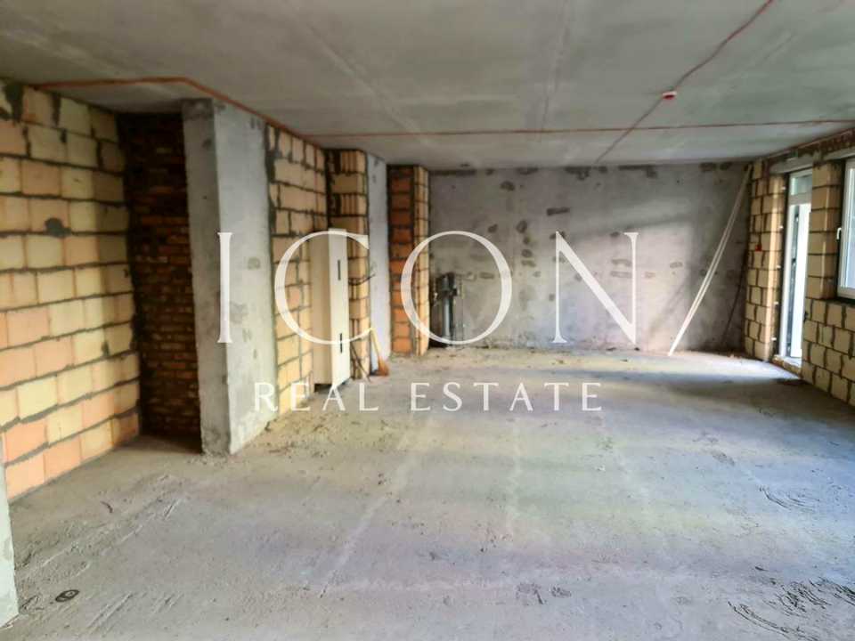 1874589403396035