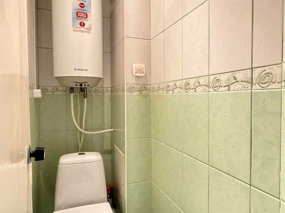 1875022401581403