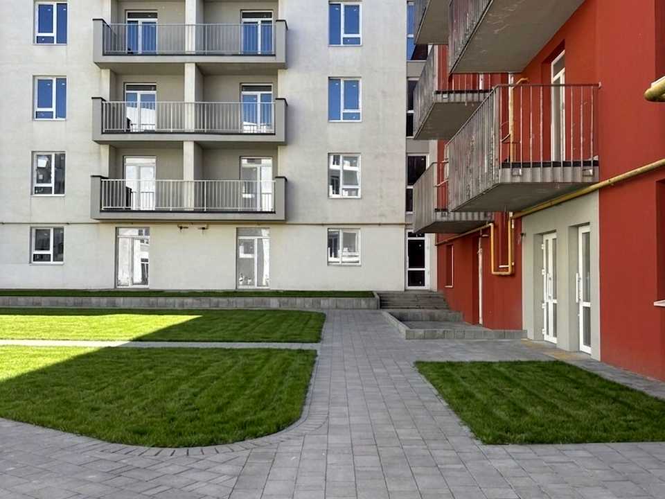 1875125176096288