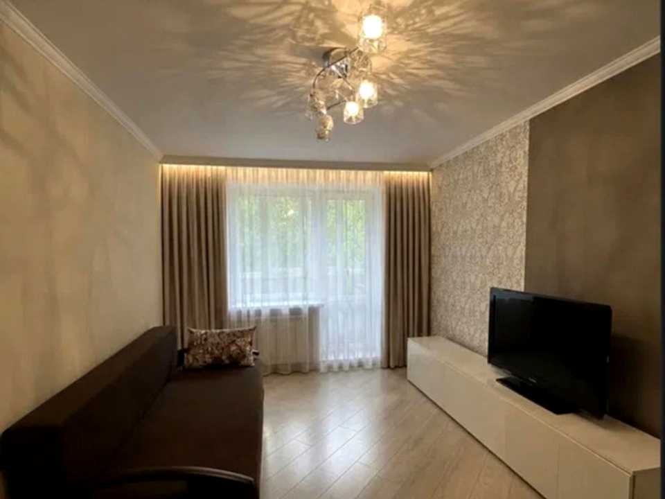 1875224643116404