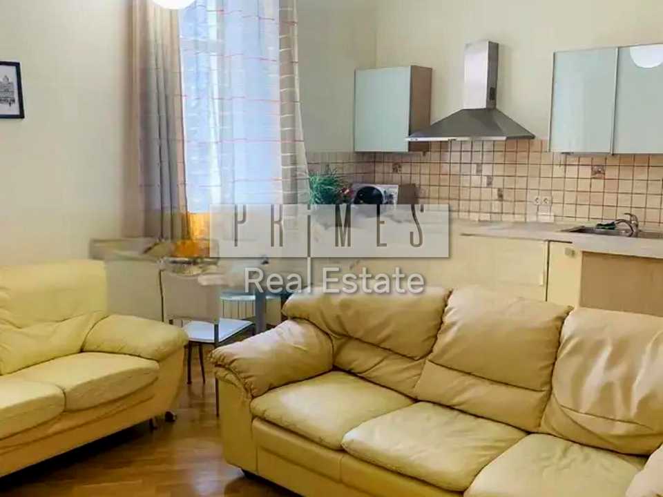 1875317910353936