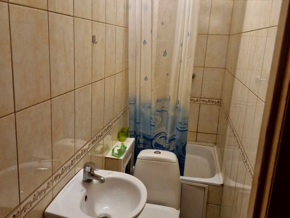 1875377885935610