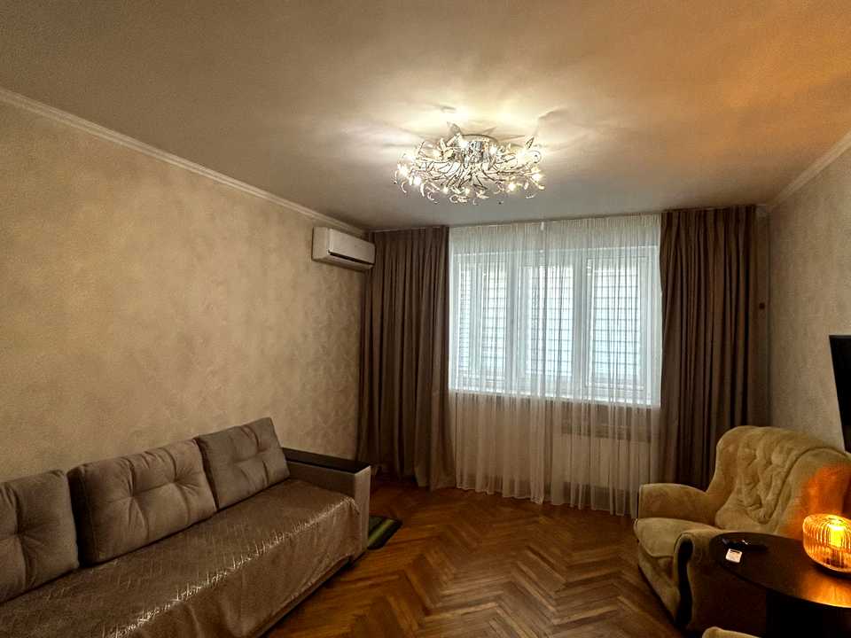 1875498353716470