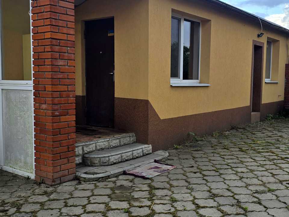 1875650745873648