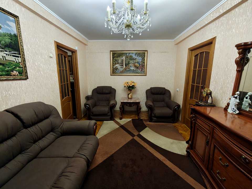 1875660105913218