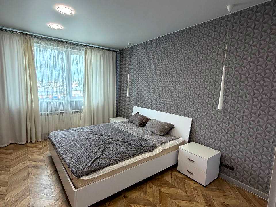 1875750270396407