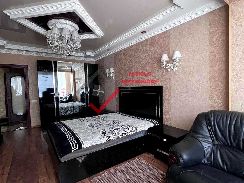 1875769373704749