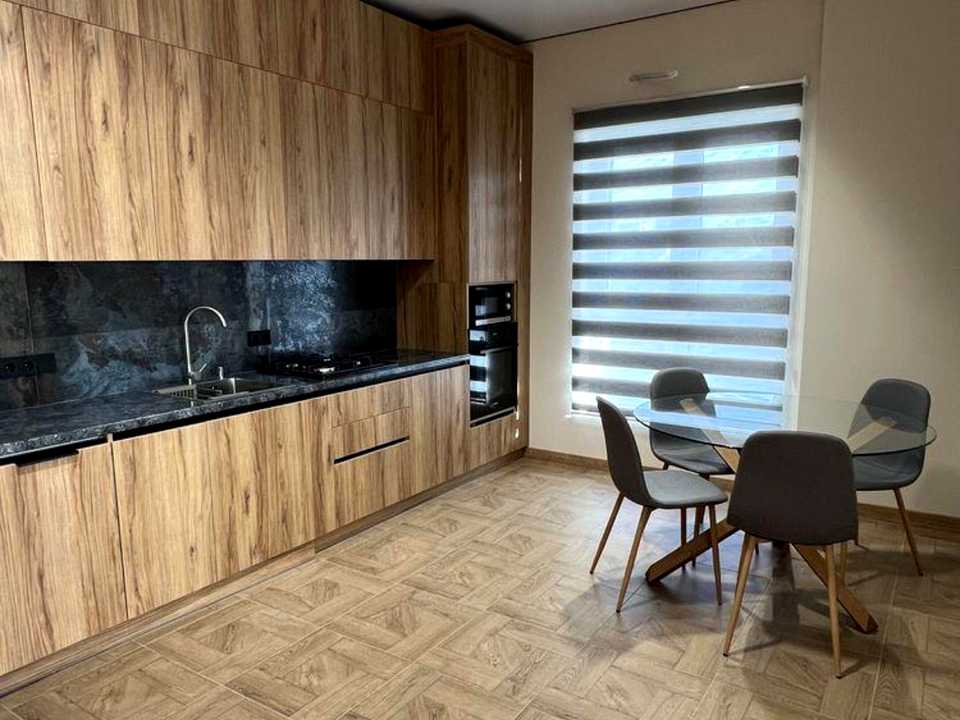 1875787229819195