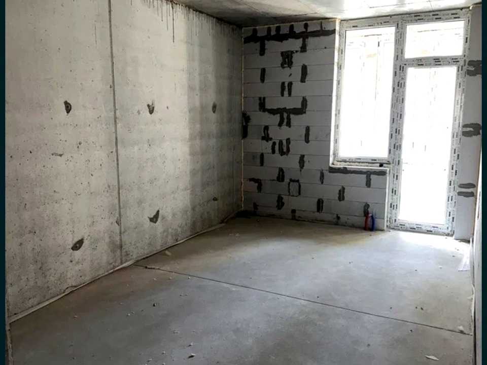 1875837042586977