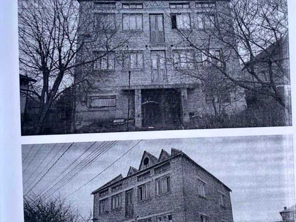 1875840836142840