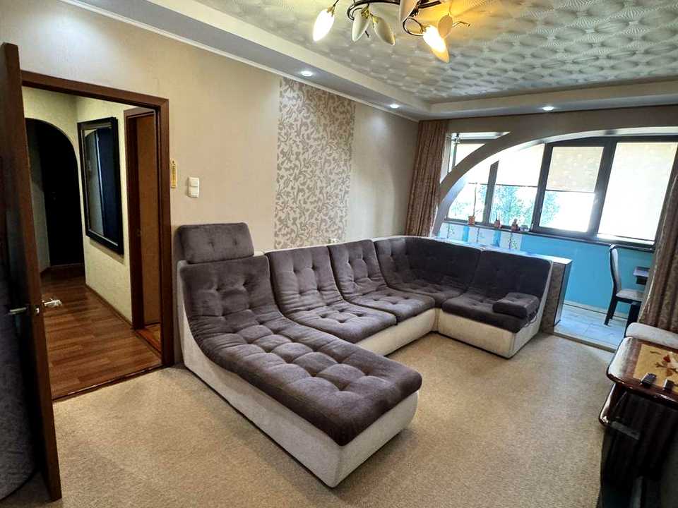 1875854775573122