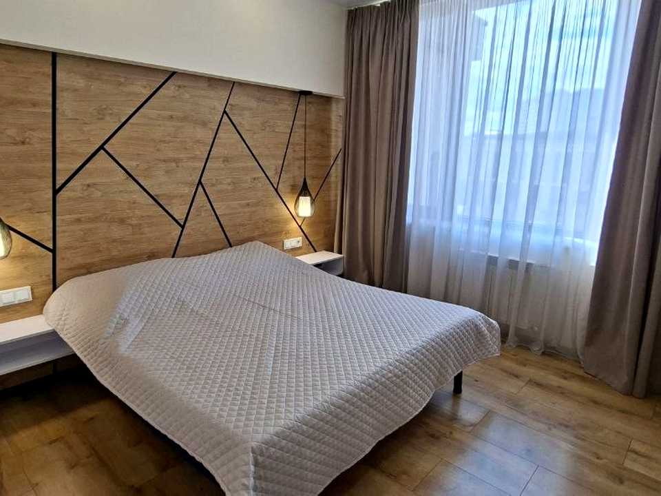 1875856682358475