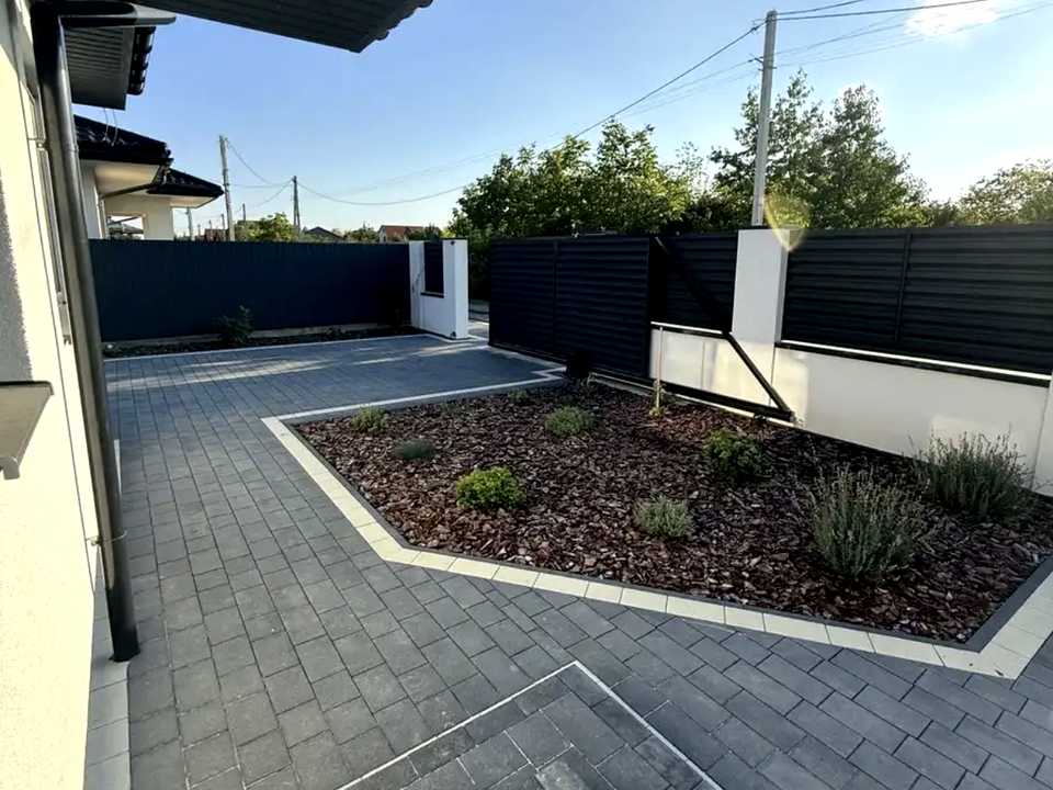 1875858175853537