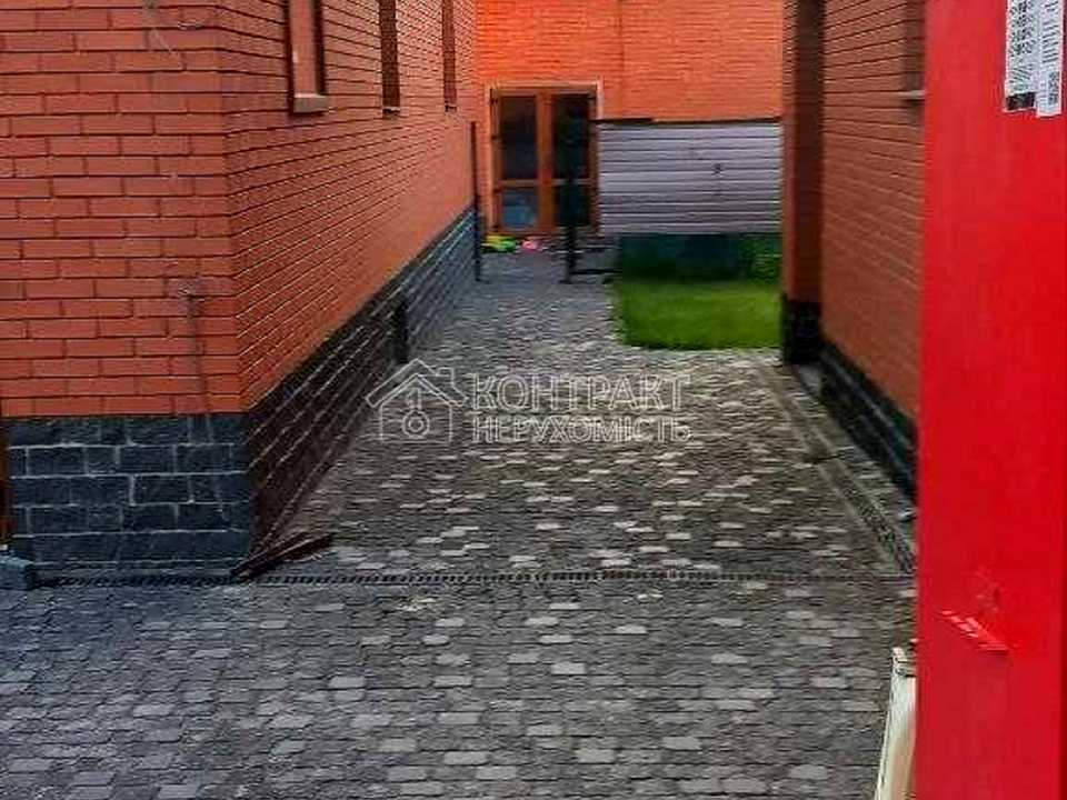 1875859755429921
