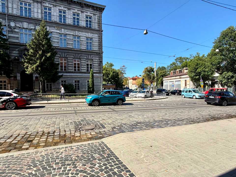 1875927977145942