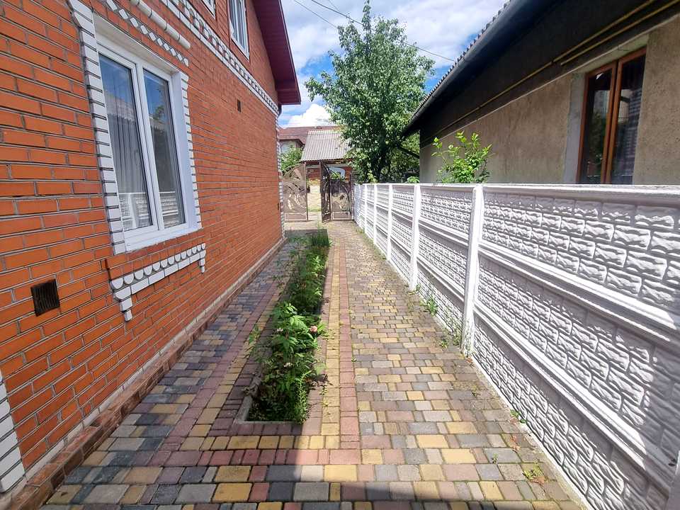 1876205632366381