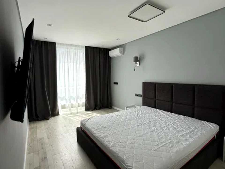 1876242578365615