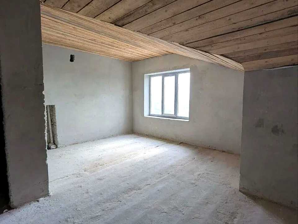 1876382355731281