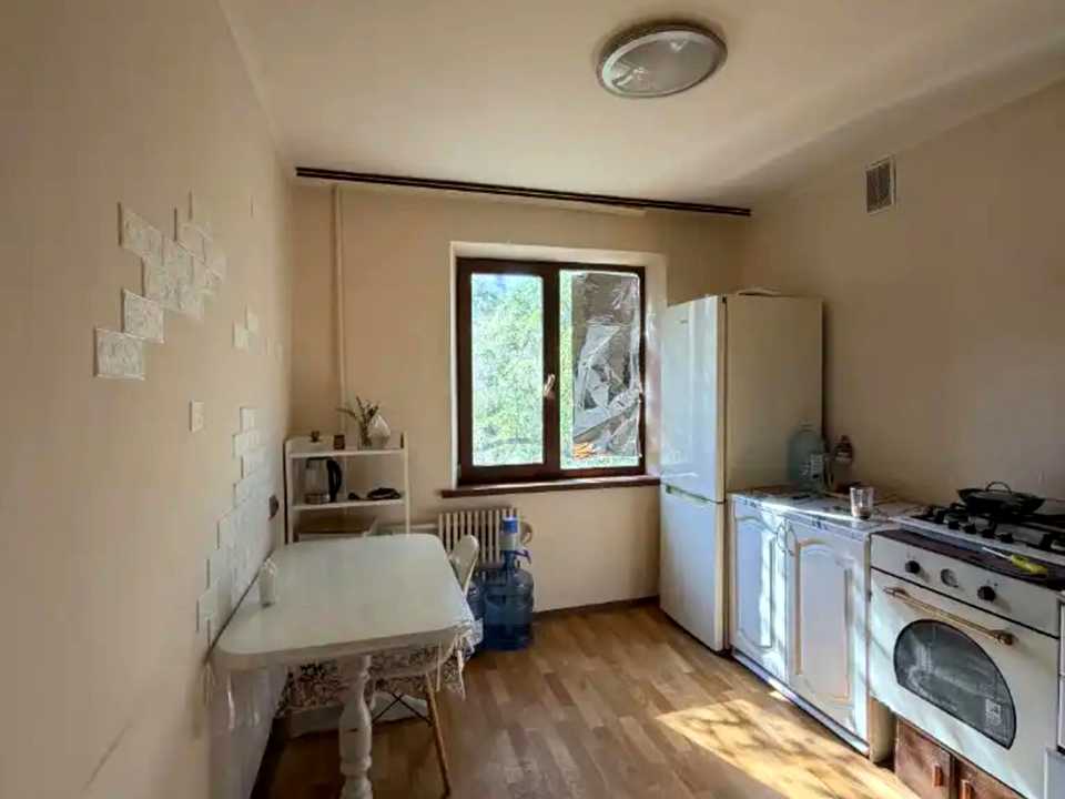 1876386685474480