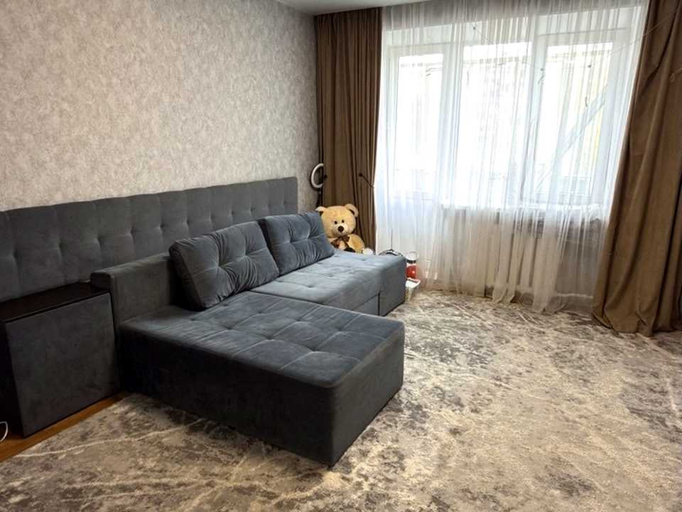 1876387172934063
