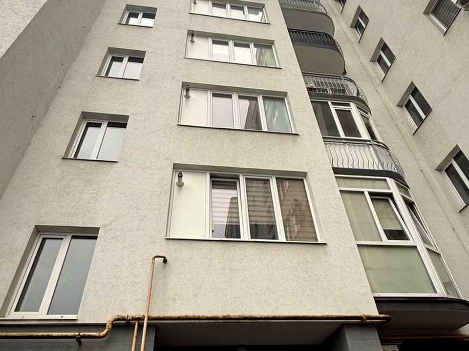 1876404603754408