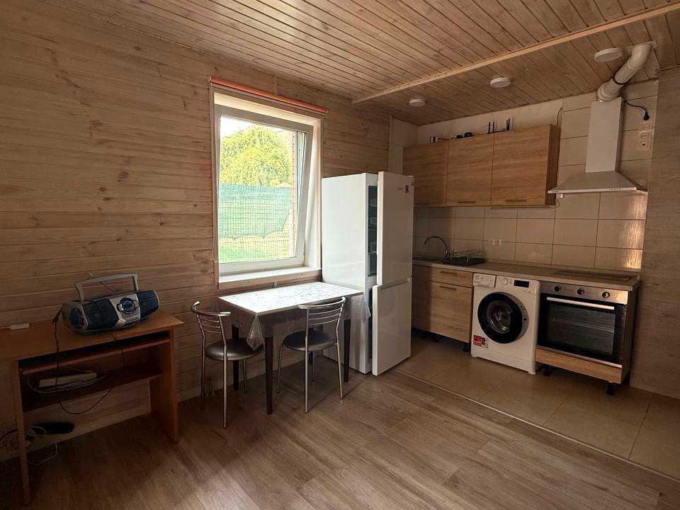 1876481534990644