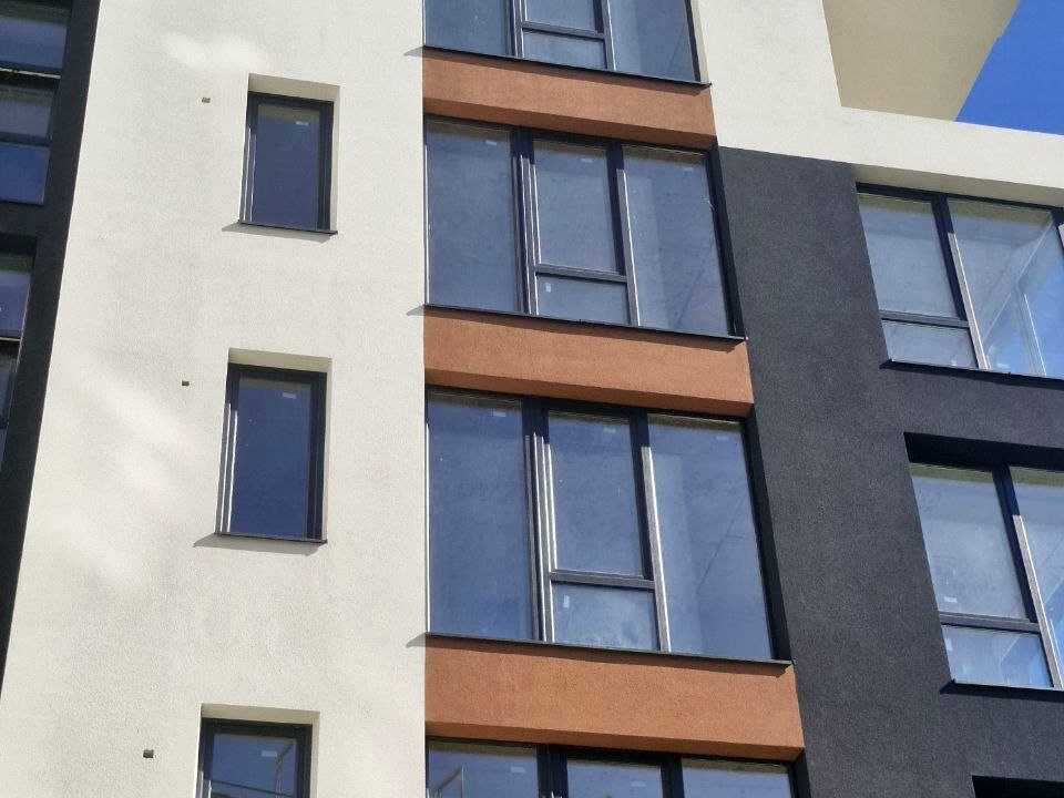 1876565235255049