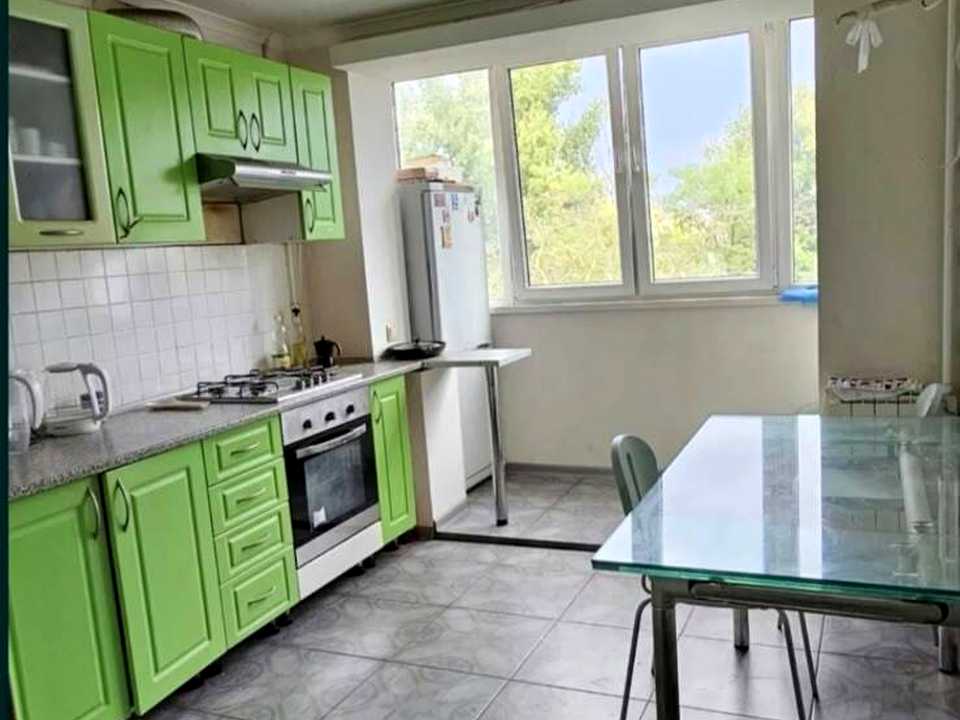 1876693947971873