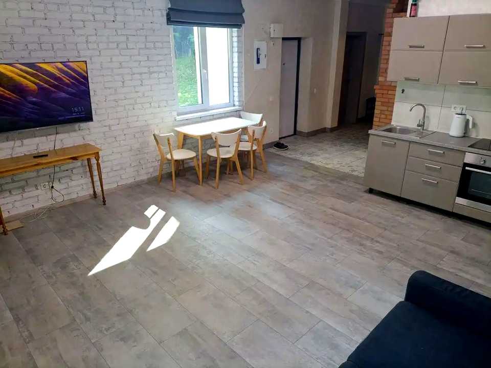 1876755861577010