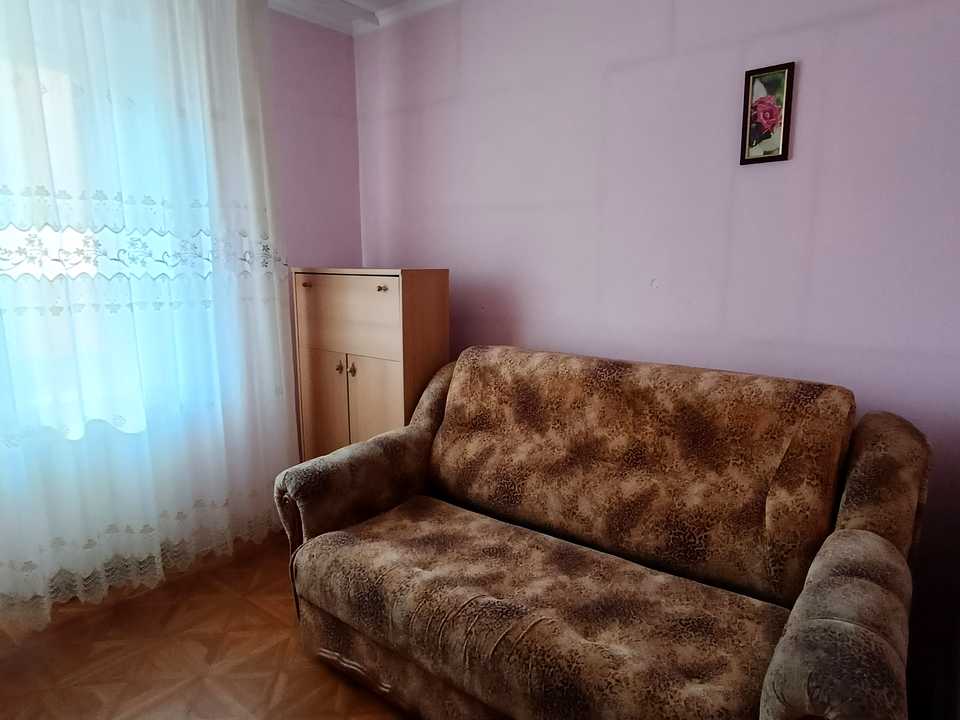 1876848609975825