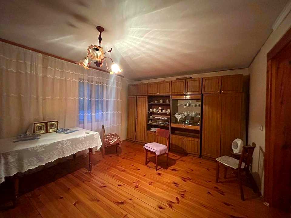 1876926661758640