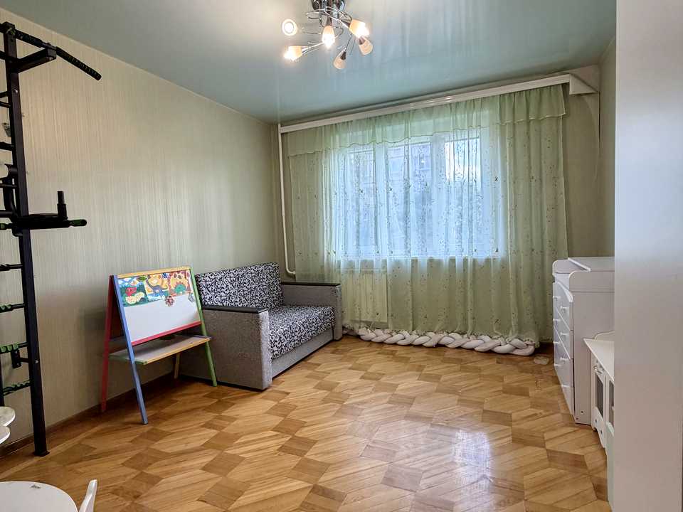 1876973493025219