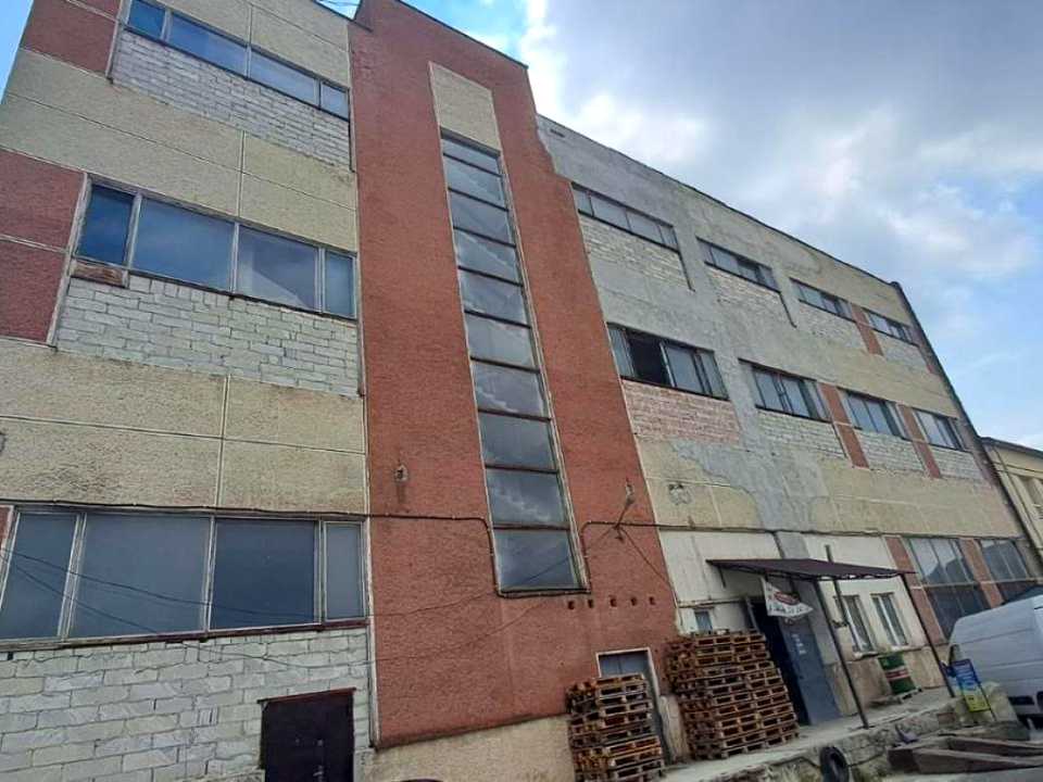 1876977439756753