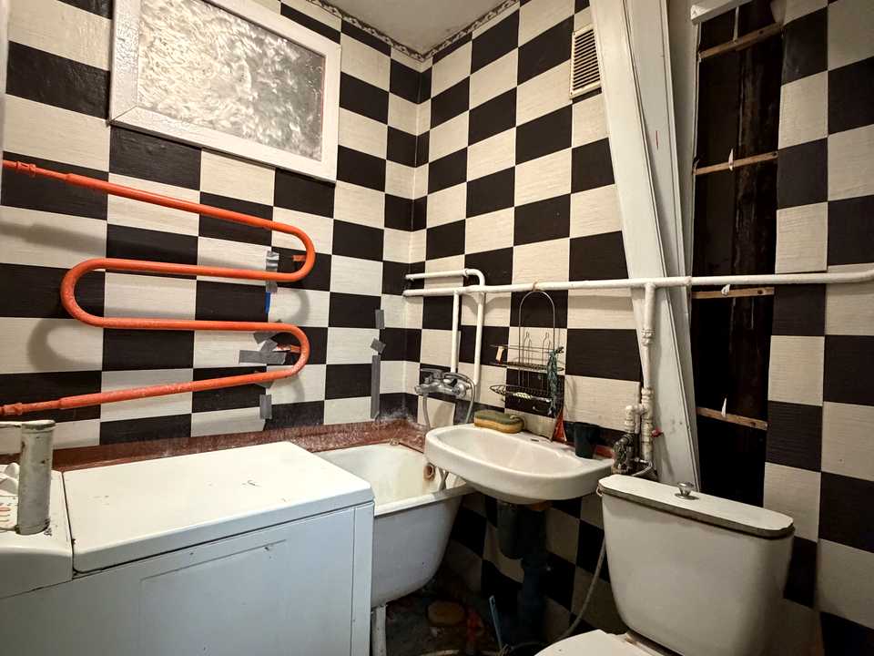 1877016862160055