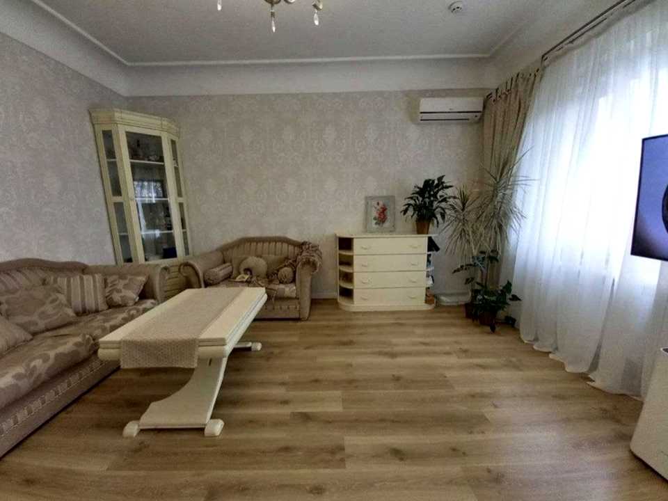 1877023942603195