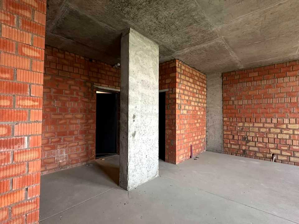 1877024943408377