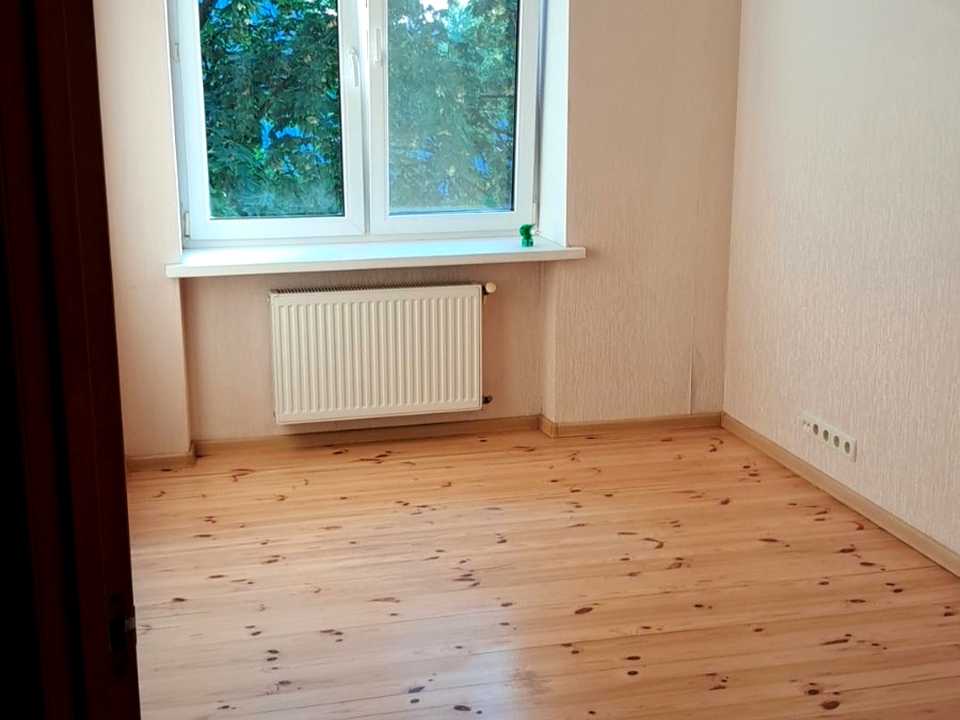 1877028706877172