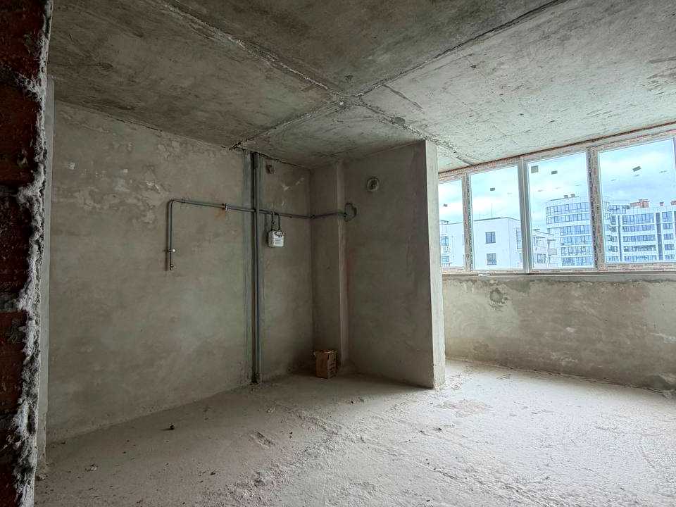 1877029106092800