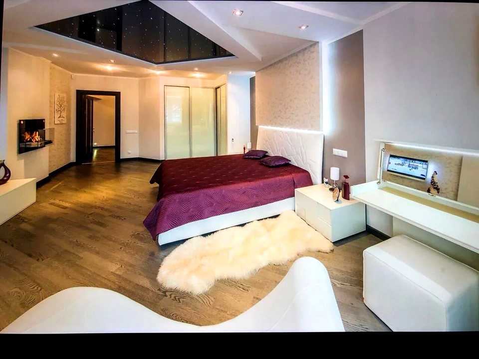 1877035242124209