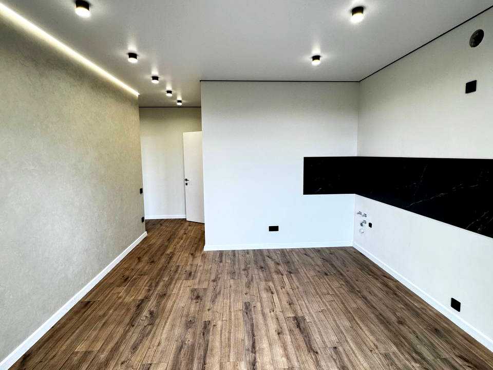 1877040838553929